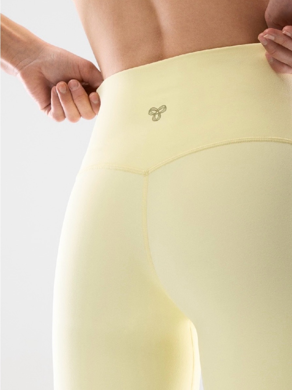 NEW, TNA Aritzia Butter Women’s Cheeky Pocket 7” Yellow Shorts Butter HI-Rise